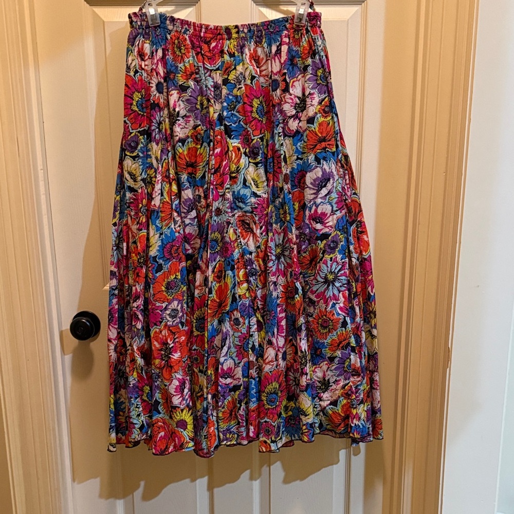 Jessica London Flair Skirt with black lined slip and elastic waistband